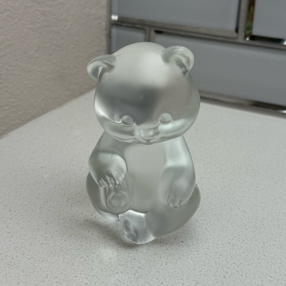 Vintage Fenton Bear Figurine Satin Glass - Picture 2 of 10